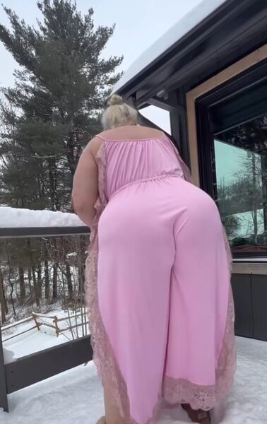 Doamna 45 ani cu experienta, blonda plinuta cu sani mari suna-ma