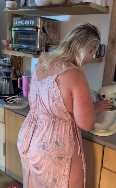 Doamna 45 ani cu experienta, blonda plinuta cu sani mari suna-ma