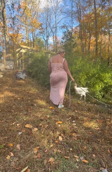 Doamna 45 ani cu experienta, blonda plinuta cu sani mari suna-ma