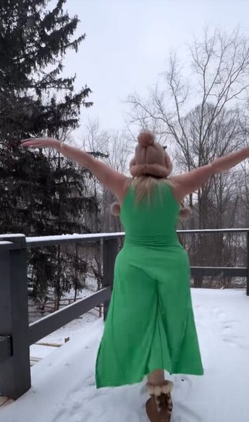 Doamna 45 ani cu experienta, blonda plinuta cu sani mari suna-ma