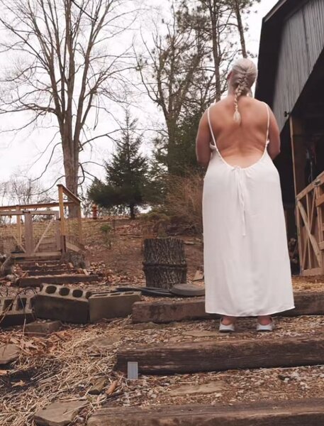 Doamna 45 ani cu experienta, blonda plinuta cu sani mari suna-ma