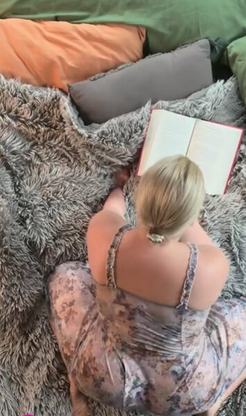 Doamna 45 ani cu experienta, blonda plinuta cu sani mari suna-ma