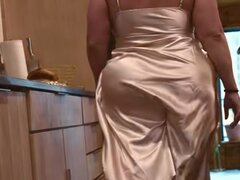 Doamna 45 ani cu experienta, blonda plinuta cu sani mari suna-ma